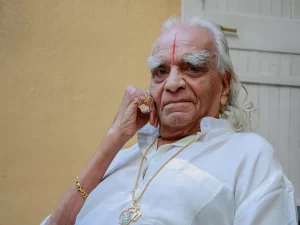 Home 90 Yogacharya B.K.S. Iyengar | Yoga.in